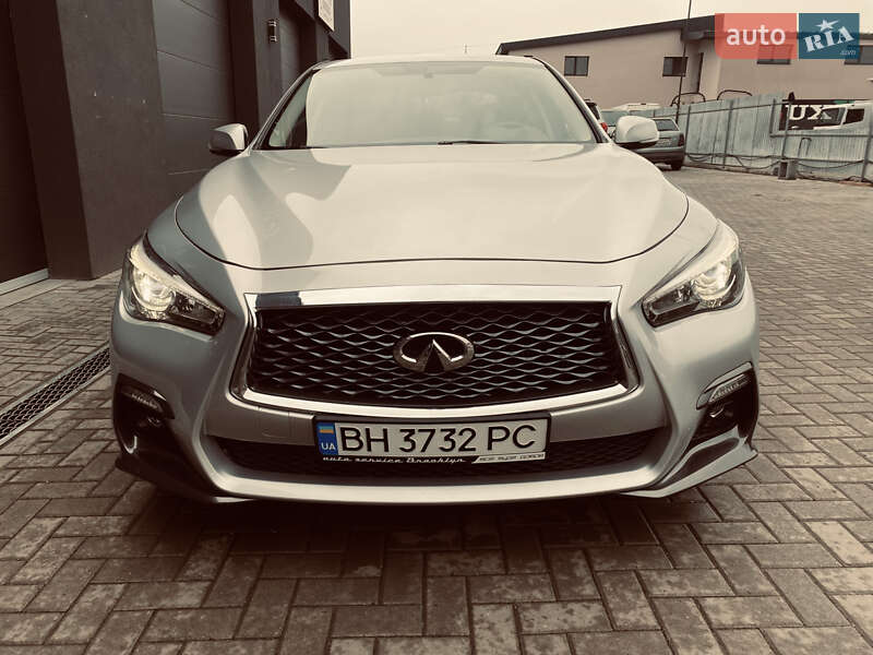 Седан Infiniti Q50 2017 в Ужгороді