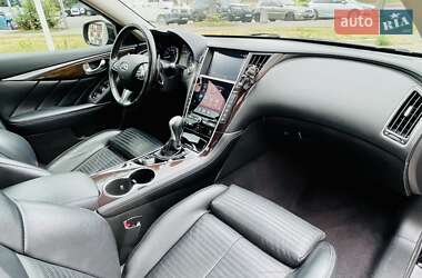 Седан Infiniti Q50 2016 в 