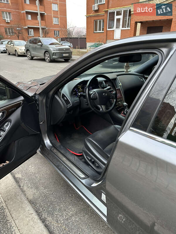 Седан Infiniti Q50 2015 в Борисполе