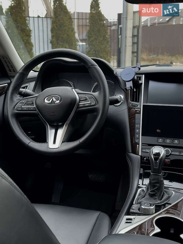 Седан Infiniti Q50 2017 в Киеве