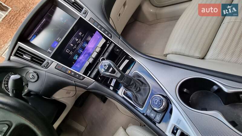 Седан Infiniti Q50 2017 в Дрогобыче