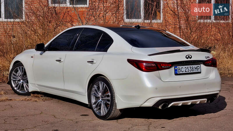 Седан Infiniti Q50 2017 в Дрогобыче