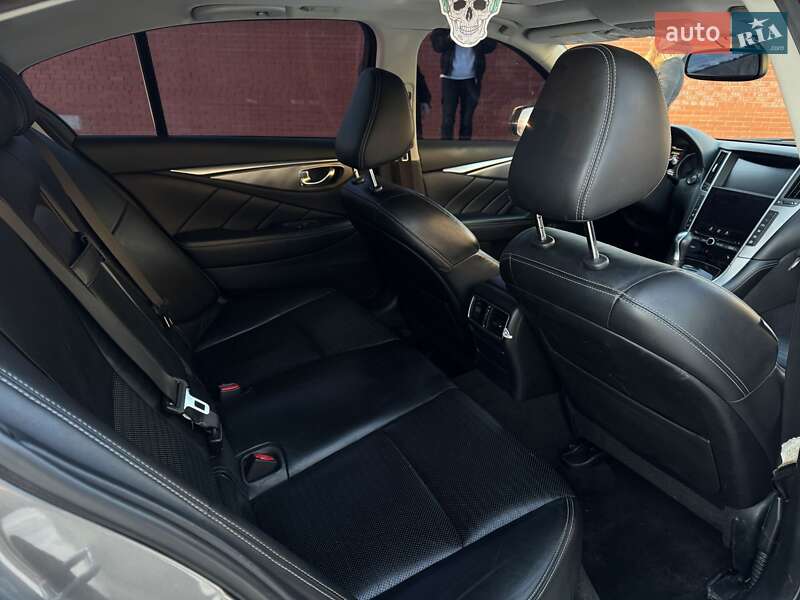 Седан Infiniti Q50 2016 в Киеве
