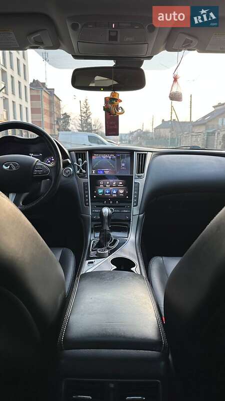 Седан Infiniti Q50 2016 в Ивано-Франковске