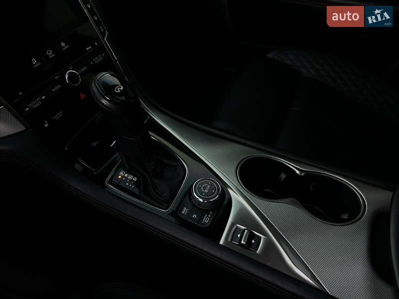 Седан Infiniti Q50 2018 в Днепре