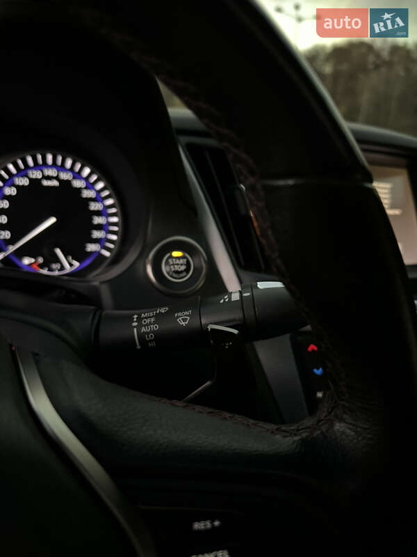 Седан Infiniti Q50 2018 в Днепре