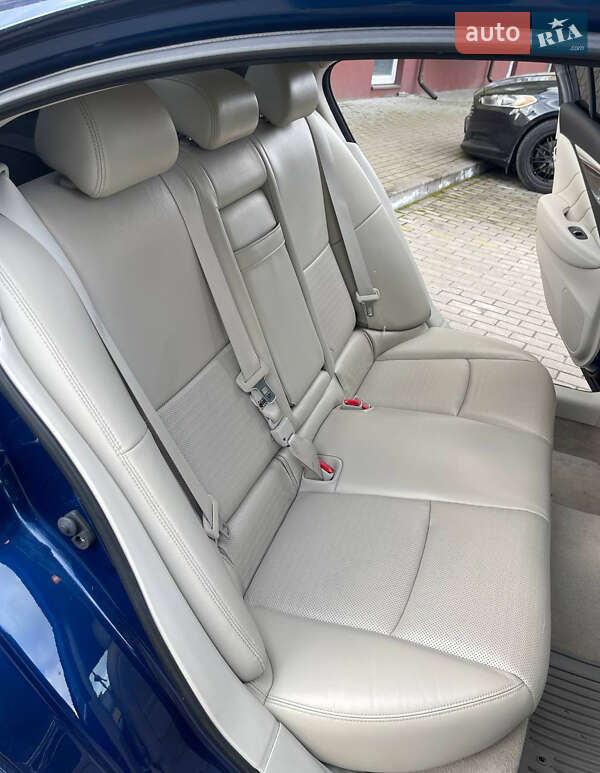 Седан Infiniti Q50 2016 в Луцьку