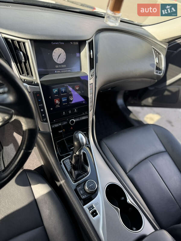 Седан Infiniti Q50 2016 в Виннице