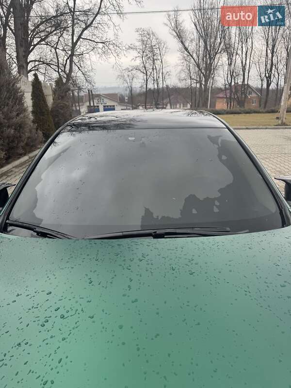 Седан Infiniti Q50 2017 в Кицмани