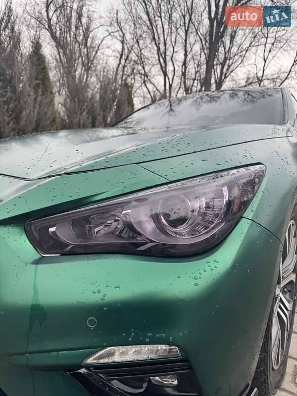 Седан Infiniti Q50 2017 в Кицмани