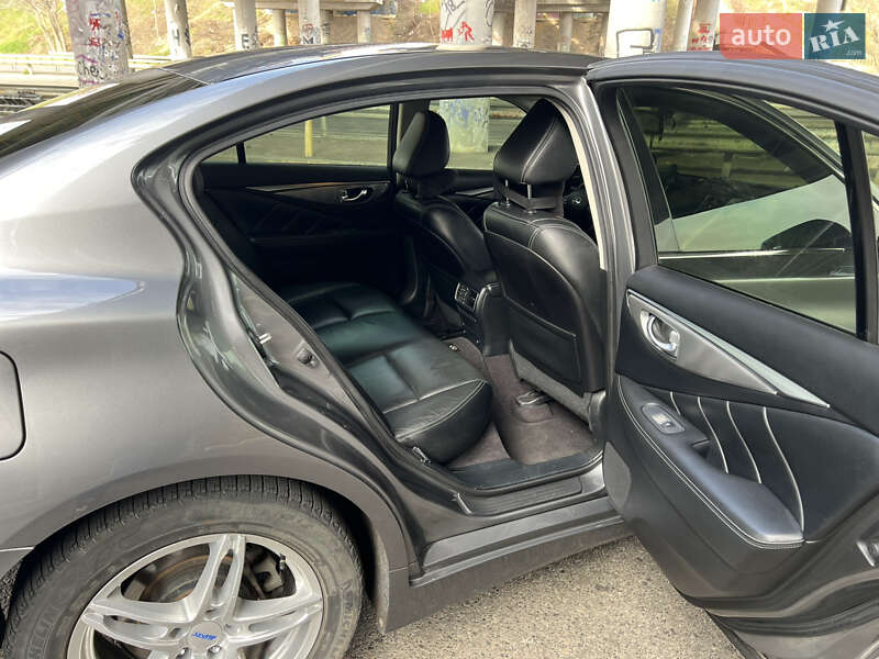 Седан Infiniti Q50 2015 в Одесі