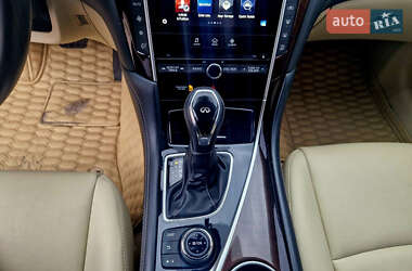 Седан Infiniti Q50 2017 в 