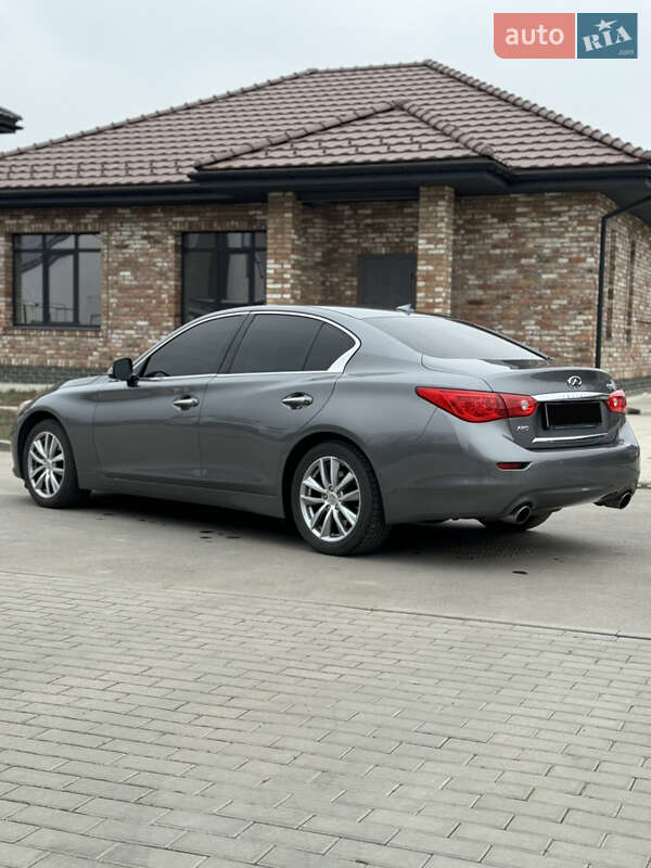 Седан Infiniti Q50 2016 в Дніпрі