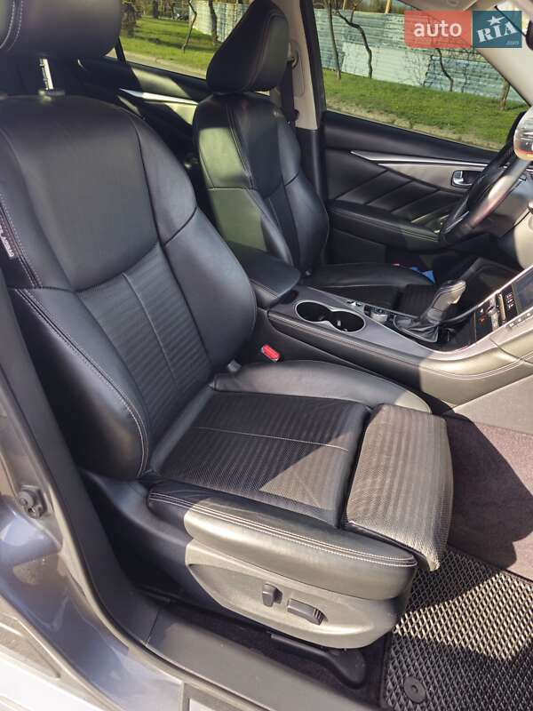 Седан Infiniti Q50 2017 в Кривому Розі