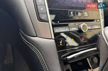 Седан Infiniti Q50 2015 в 