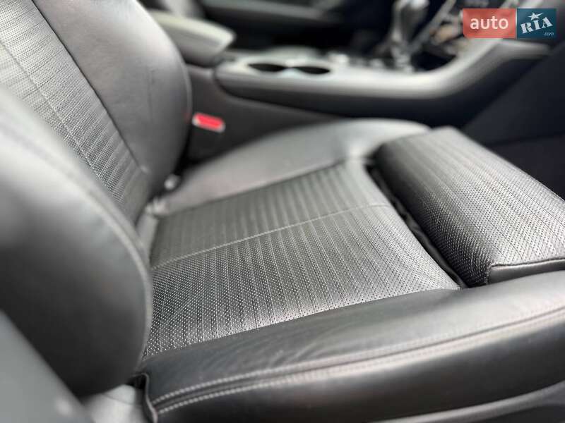 Седан Infiniti Q50 2015 в Киеве