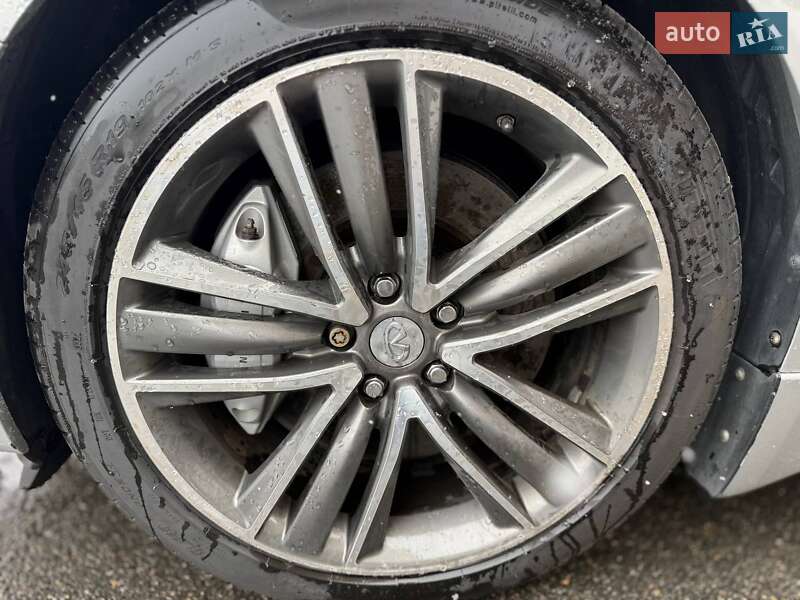 Седан Infiniti Q50 2015 в Киеве