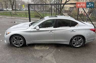 Седан Infiniti Q50 2015 в 