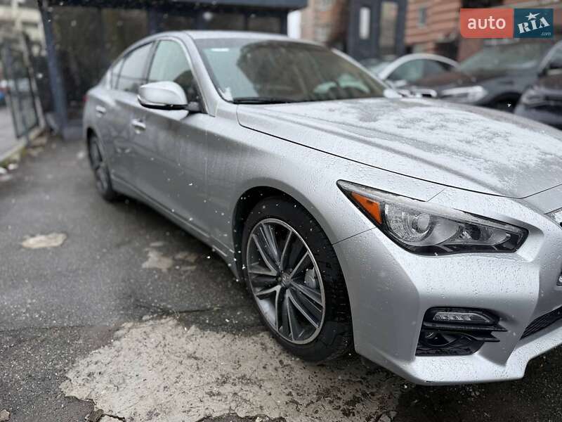 Седан Infiniti Q50 2015 в Киеве