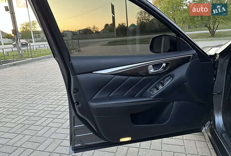 Седан Infiniti Q50 2018 в Дніпрі