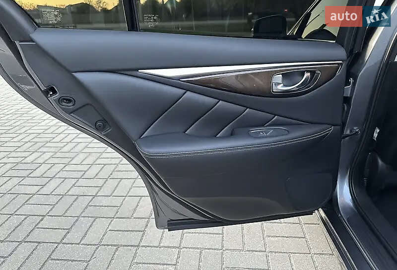 Седан Infiniti Q50 2018 в Дніпрі
