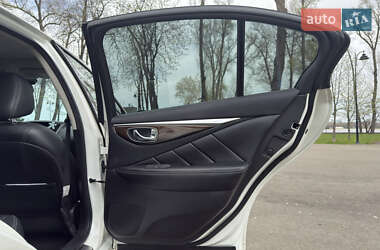 Седан Infiniti Q50 2016 в 