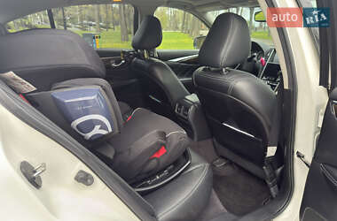 Седан Infiniti Q50 2016 в 