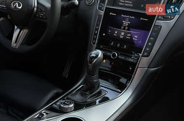 Седан Infiniti Q50 2017 в 
