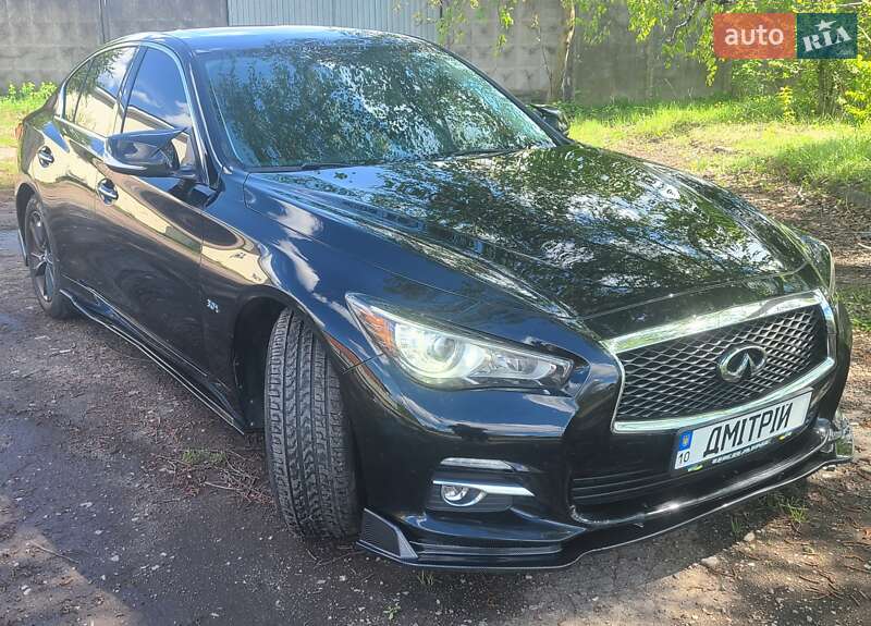 Седан Infiniti Q50 2017 в 