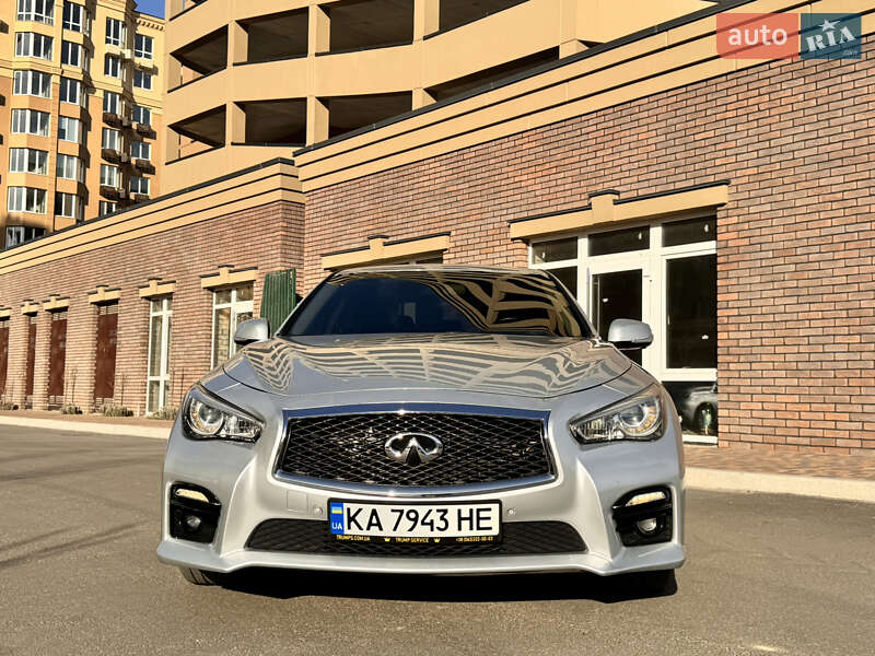 Седан Infiniti Q50 2013 в Петропавловской Борщаговке