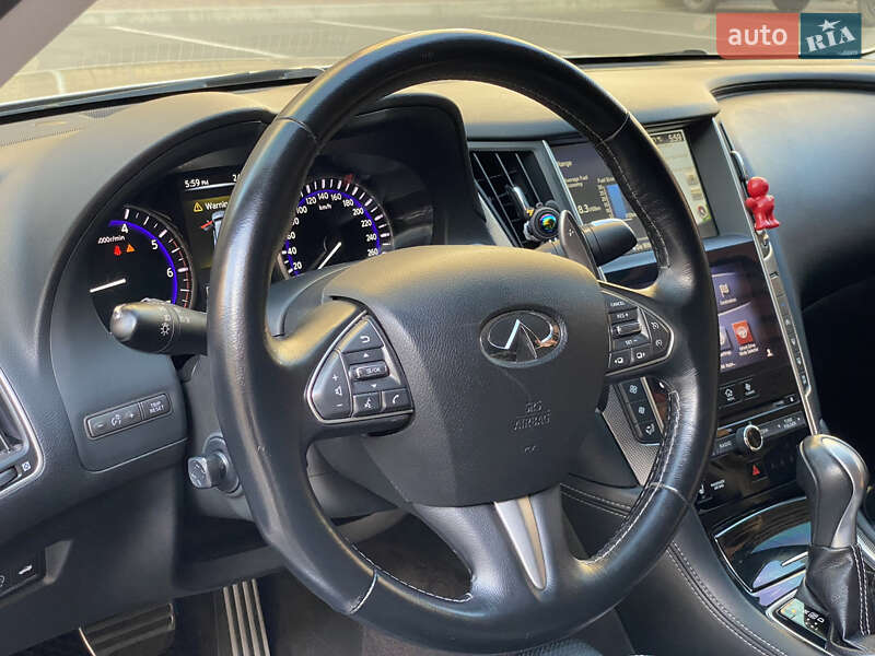 Седан Infiniti Q50 2013 в Петропавловской Борщаговке