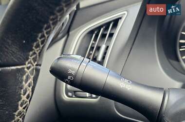 Седан Infiniti Q50 2017 в 
