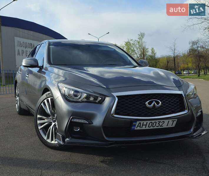 Седан Infiniti Q50 2017 в 