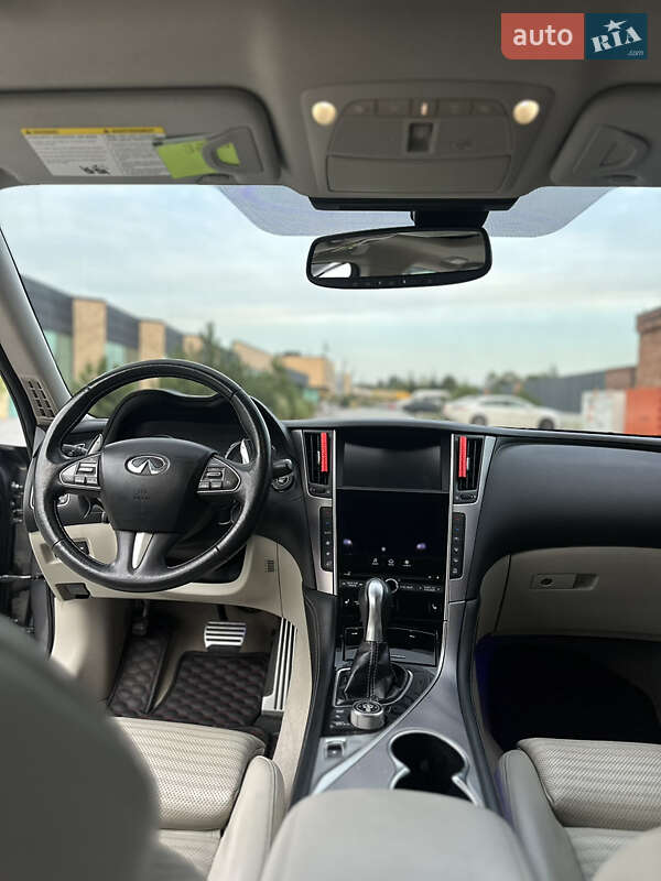 Седан Infiniti Q50 2016 в Хмельницькому