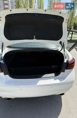 Седан Infiniti Q50 2021 в 