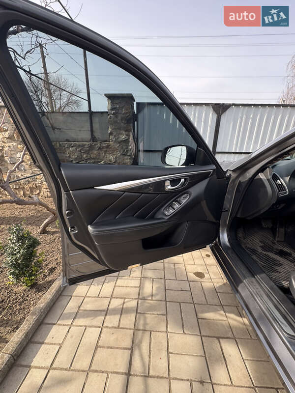 Седан Infiniti Q50 2017 в Дніпрі