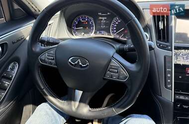 Седан Infiniti Q50 2015 в 