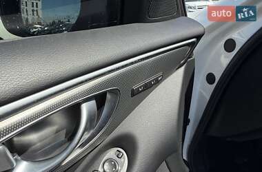 Седан Infiniti Q50 2015 в 