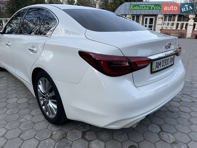 Седан Infiniti Q50 2018 в Виннице