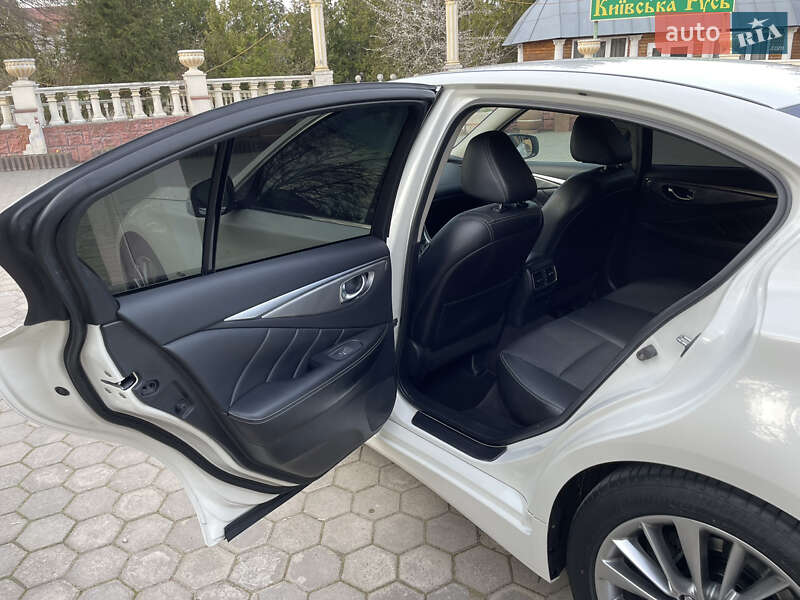 Седан Infiniti Q50 2018 в Виннице