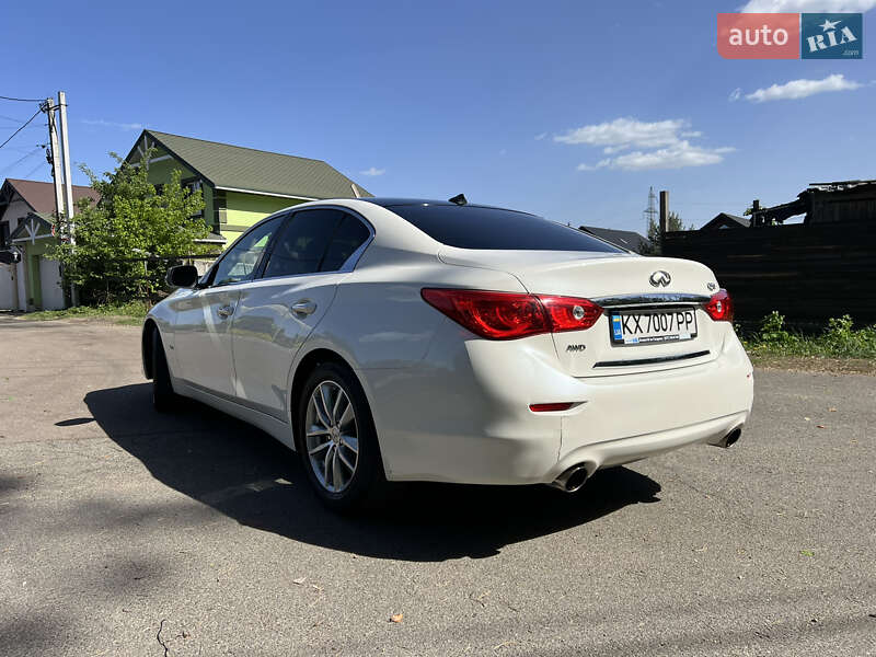 Седан Infiniti Q50 2016 в Киеве