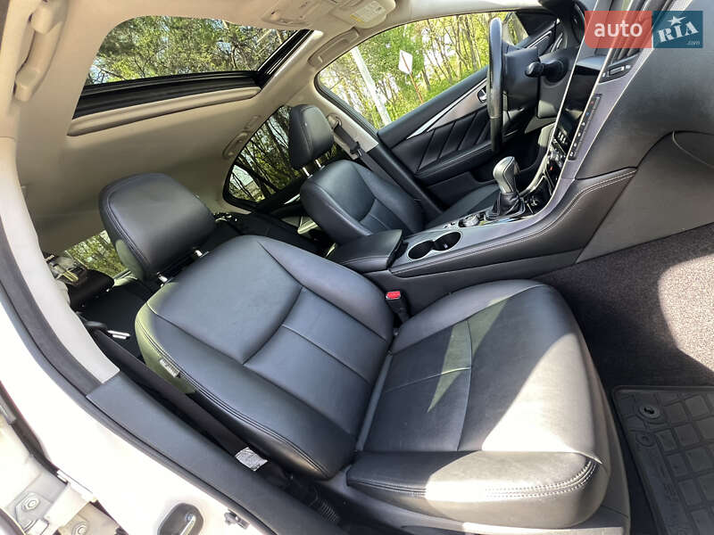 Седан Infiniti Q50 2016 в Киеве
