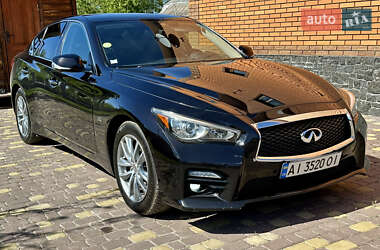 Седан Infiniti Q50 2015 в 