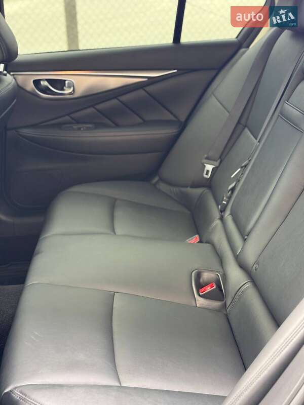 Седан Infiniti Q50 2017 в Тернополі