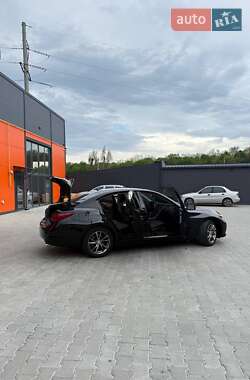 Седан Infiniti Q50 2017 в 