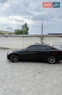 Седан Infiniti Q50 2017 в 