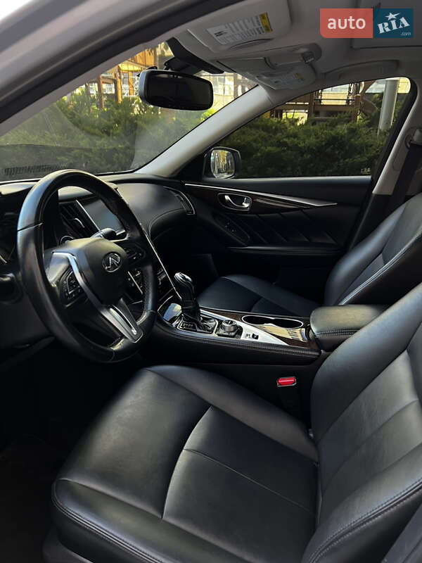 Седан Infiniti Q50 2018 в Ірпені