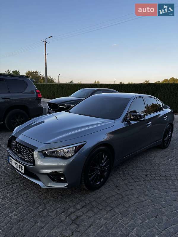 Седан Infiniti Q50 2019 в 