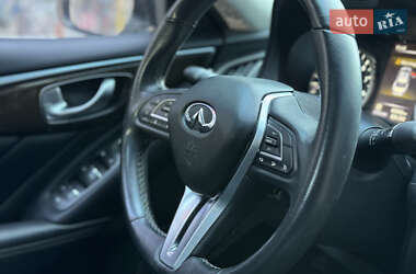 Седан Infiniti Q50 2018 в 