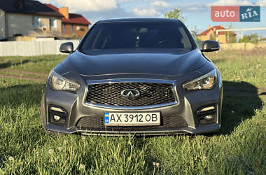 Седан Infiniti Q50 2013 в 